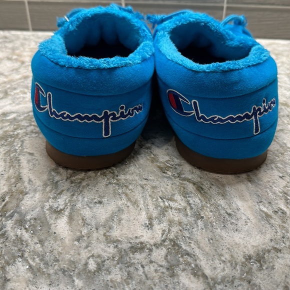 m&m slippers champion